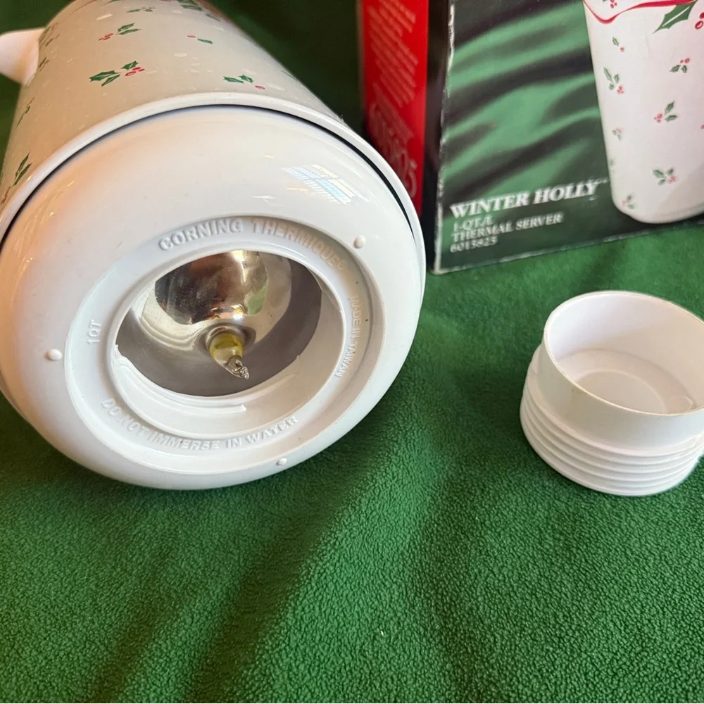 Festive Corelle Compatibles Winter Holly Thermal Server